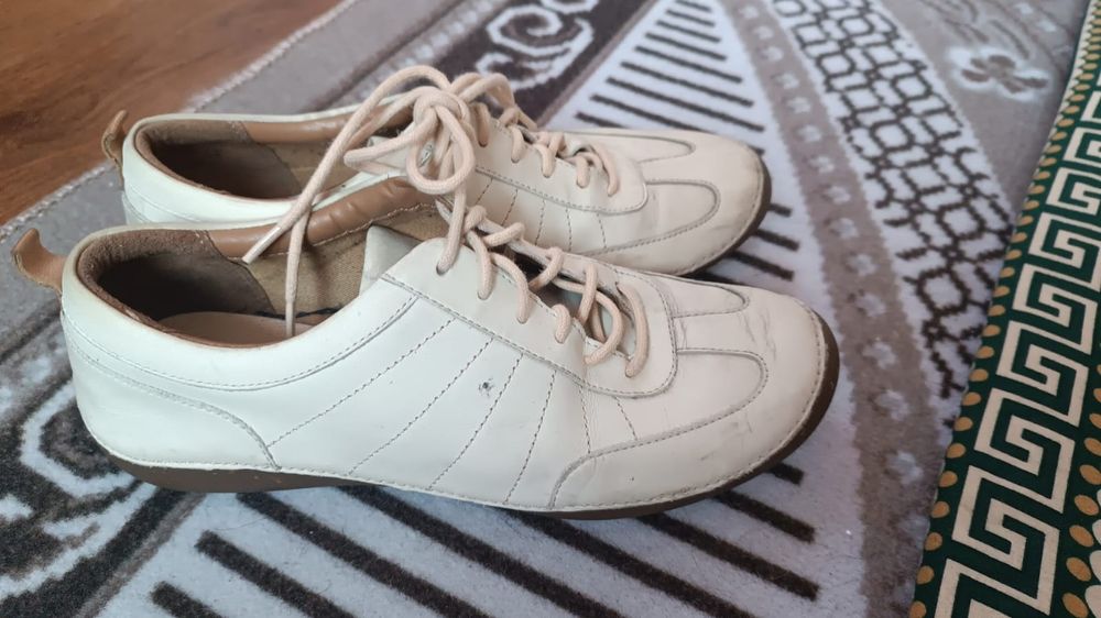 Обувь женская кроссовки 37 р