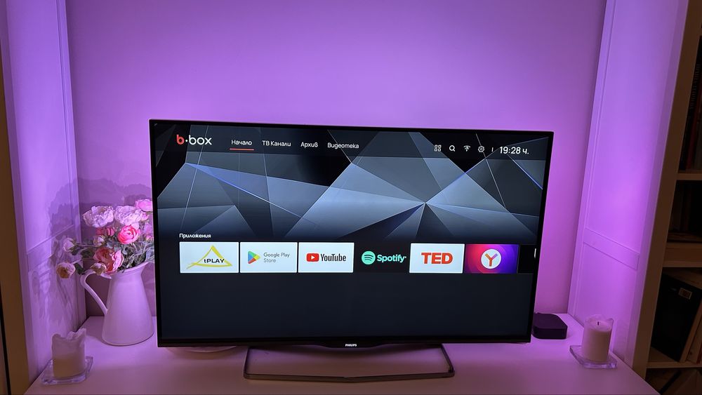 Philips Ambilight 42” Smart TV + 50W външен субуфер