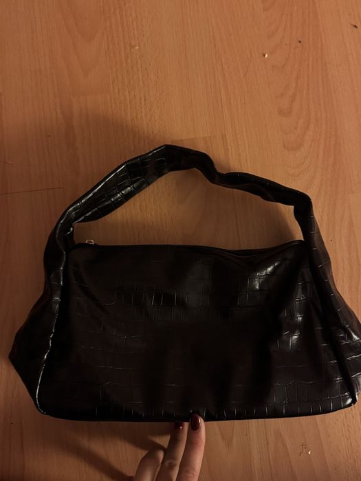 Дамска черна чанта