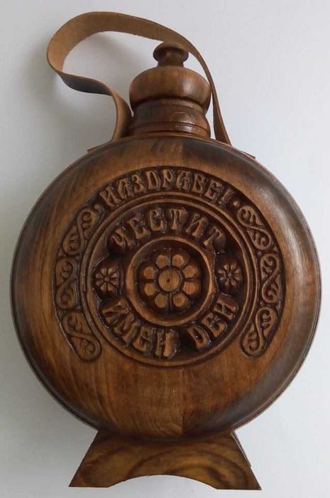 Бъклица с дърворезба