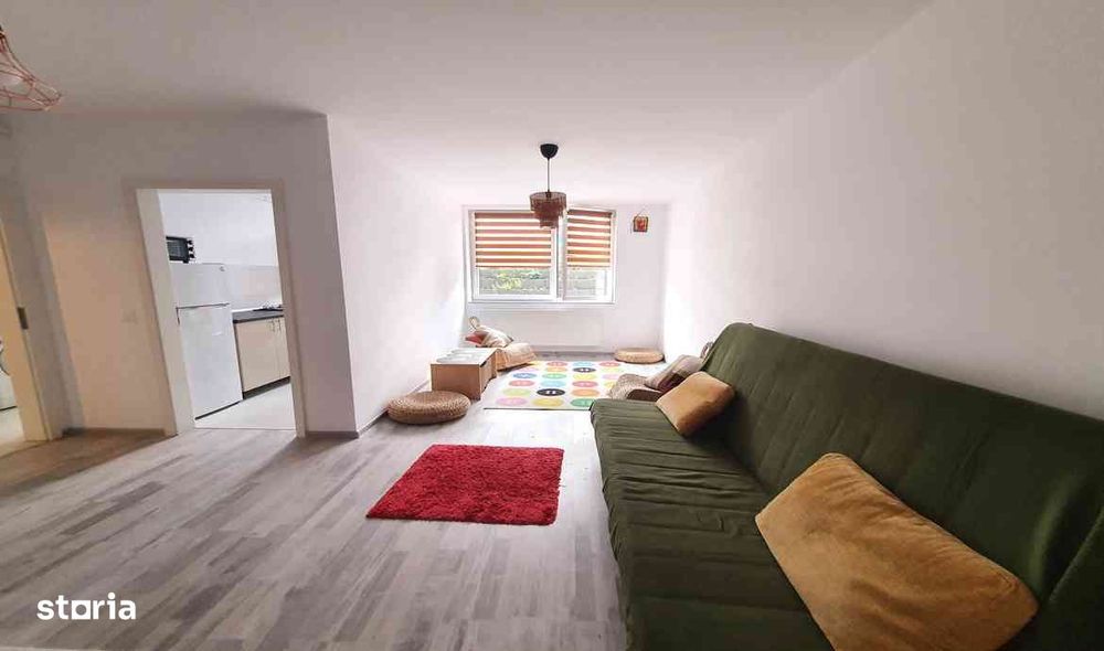 Inchiriere garsoniera cu birou decomandata Avantgarden 4 Brasov
