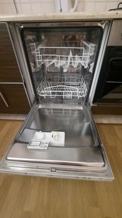 Посудомоечная машина Unit б/у рабочая