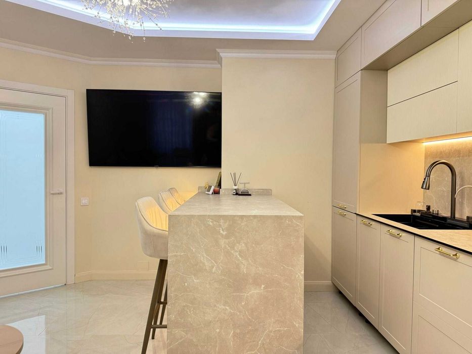 Дава се под наем Тристаен апартамент в Пловдив, Кършияка - 75 кв.м за 400 € - Снимка #8