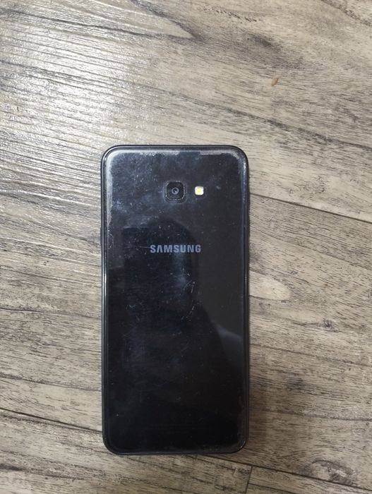 Продам телефон samsung,