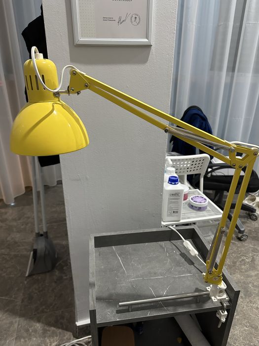 Настольная лампа