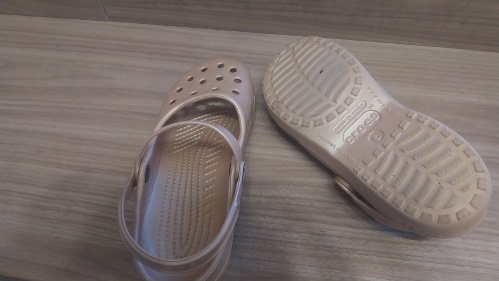 Сандали Crocs ,така и не им дойде времето да се носят