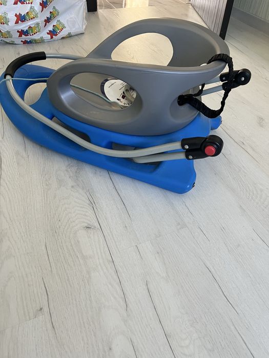 Детска шейна става и за бебе с облегалка и дръжка – много запазена