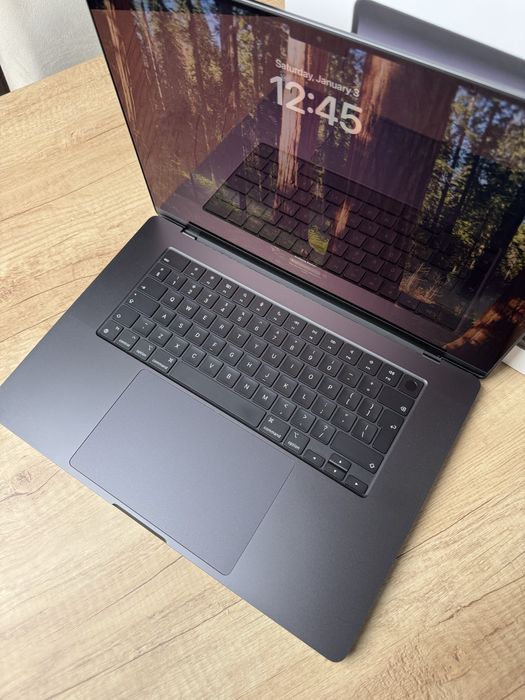 Macbook Pro 16”  M4 Max + Garantia icare+ 2027