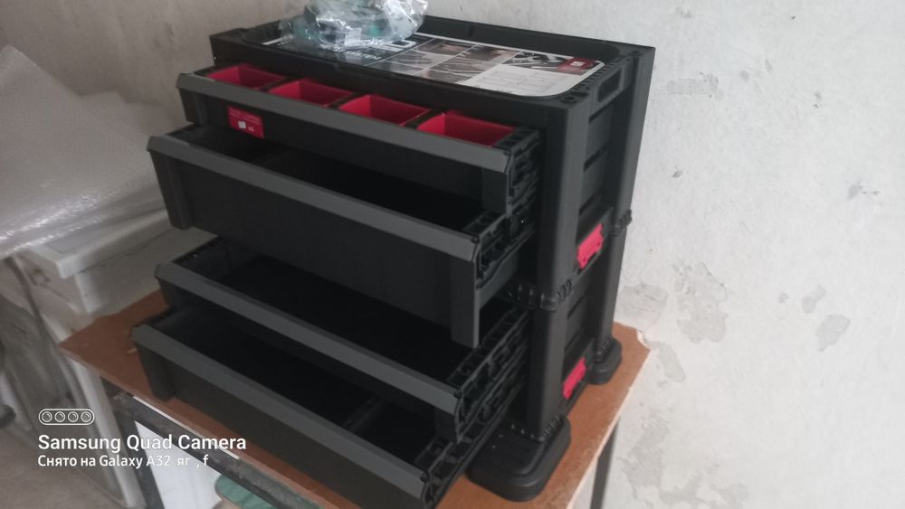 Продам  ящик  на колёсах  Кетер