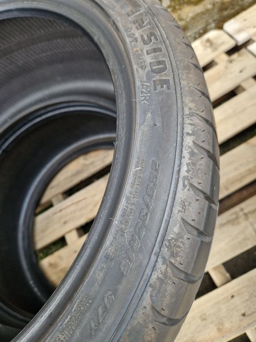 Anvelope vara aprx Noi 2dimensiuni 235 40 18 /265 35 18 Good year