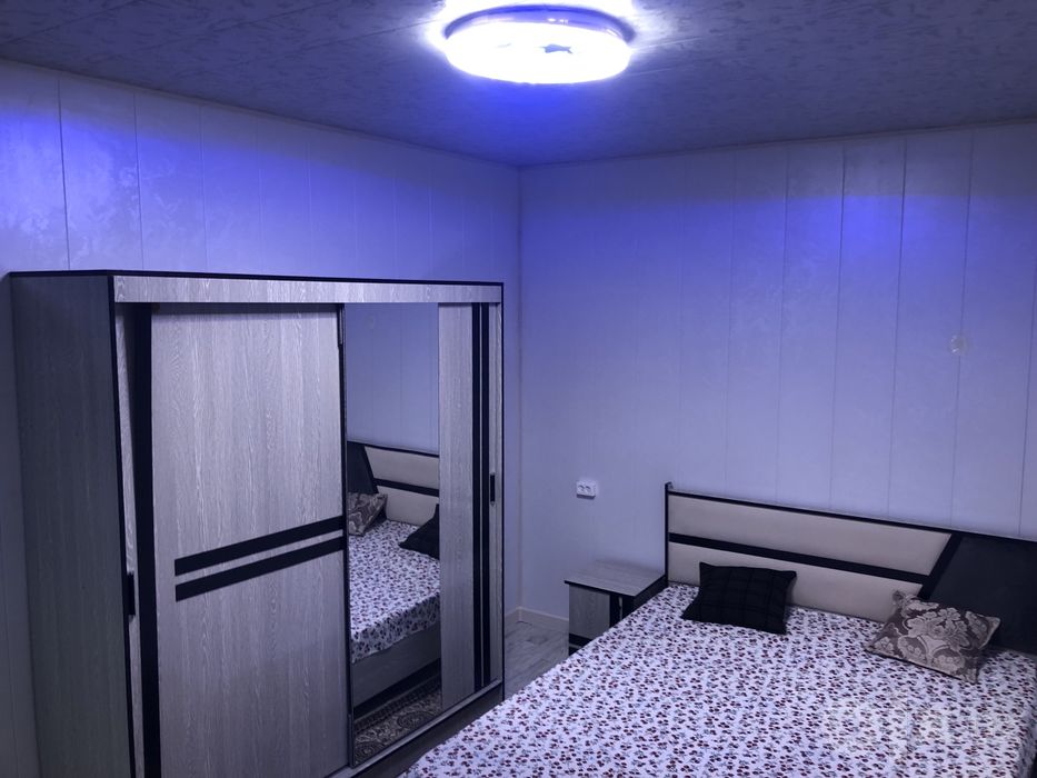uy sotiladi 150 kv 3 hona oshxona adelnik jihozlari bilan svet gaz suv
