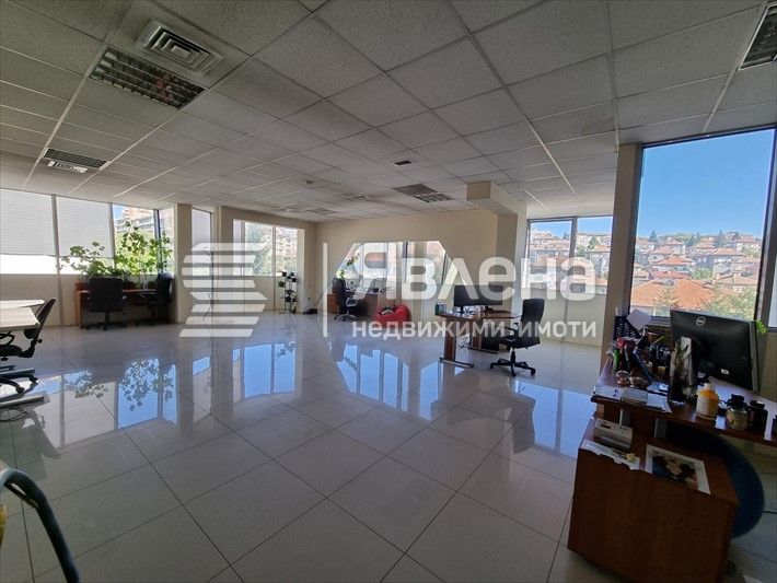 Офис в широкия център на града