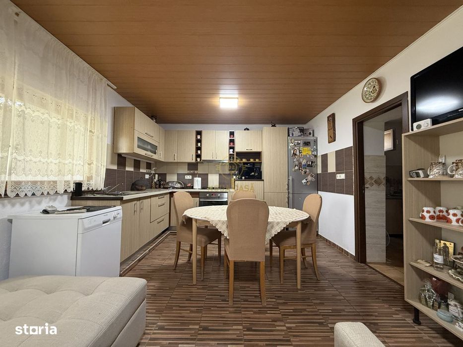 De vanzare Casa cu 4 camere si teren de 4.839mp/Utilata/Mobilata