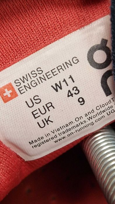 Оригинални мъжки маратонки- On