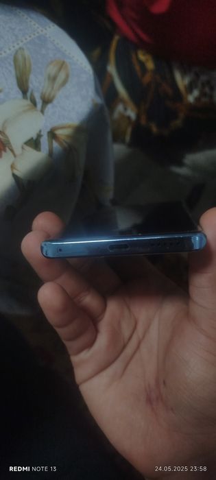 Телефон Vıvo V25 PRO