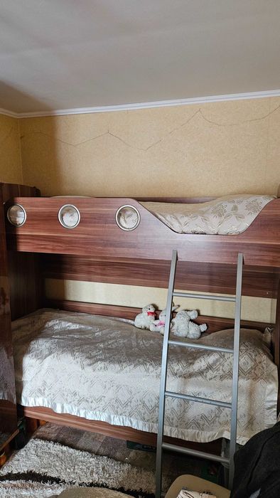 Двухэтажная кровать