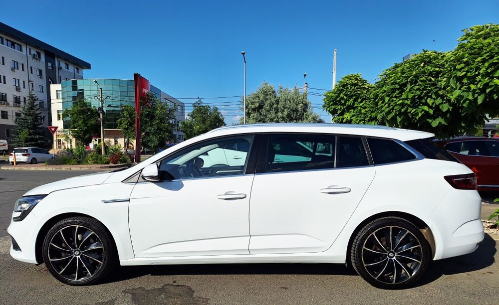 Promo! Vand Renault Megane IV INTENS 1.6 dCi 130 CP | 118.000 km Reali | Full LED | Head-Up | Masaj | Încălzire în Volan | Keyless