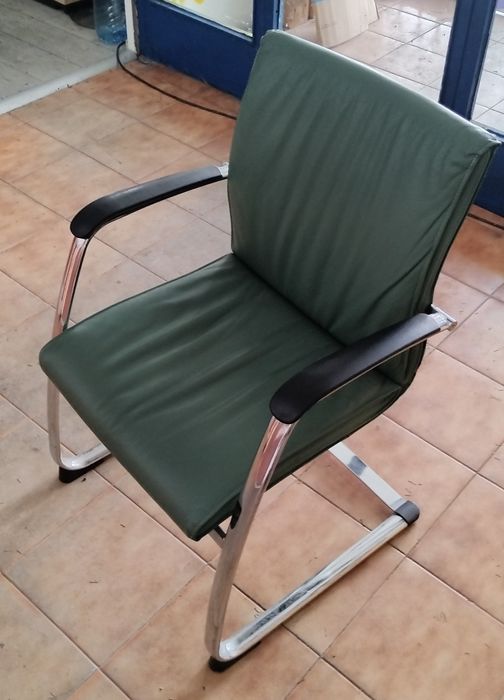 столове, бюра, дивани