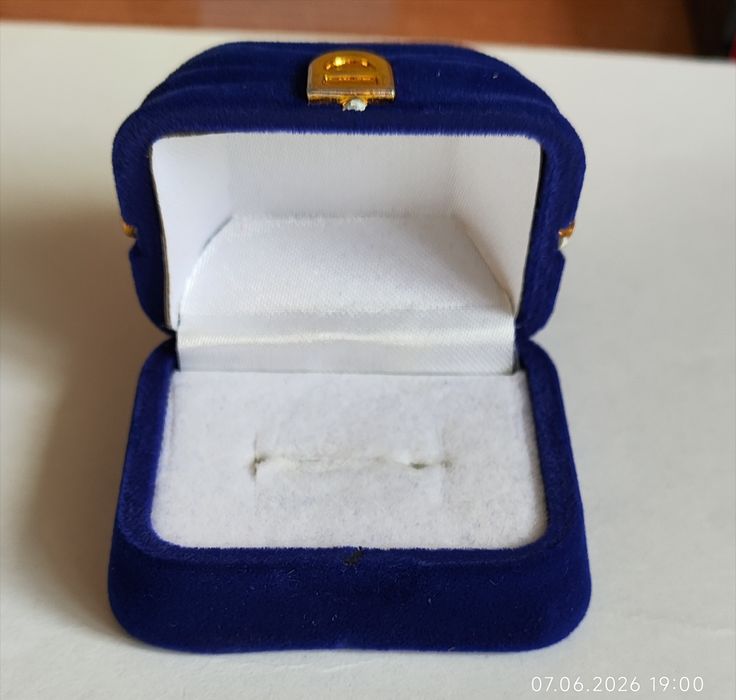 Продам футляры для украшений.
