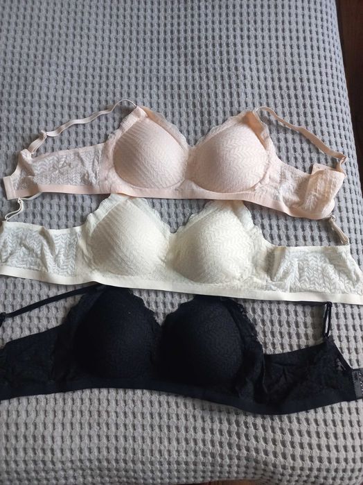 Дамски сутиени безшевни