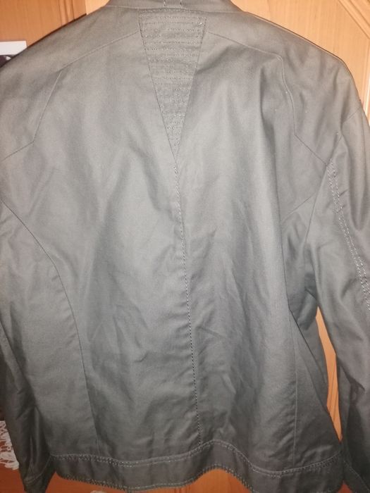 Vand geaca Zara nouă