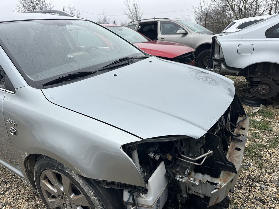 Преден капак за Тойота Авенсис Т25 до 2009г!