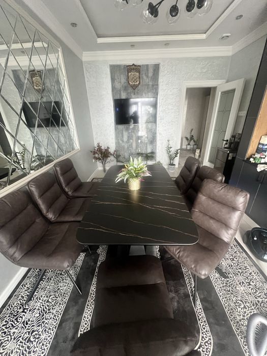 Продаю стол со стульями,производство Китай