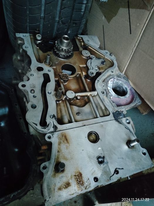 Продам мотор в сборе по запчастям