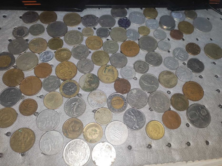 Monezi vechi se vând toate