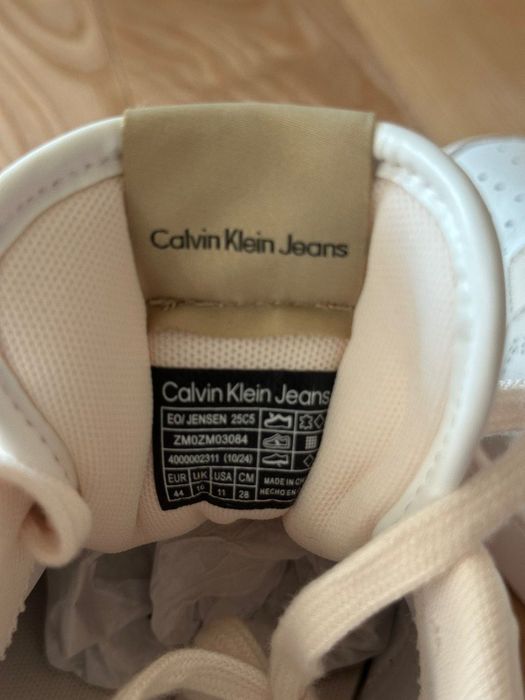 Продавам чисто нови мъжки маратонки Calvin Klein Jeans, размер 44