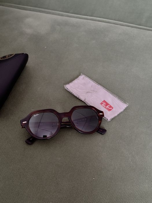 Солнцезащитные очки Ray Ban
