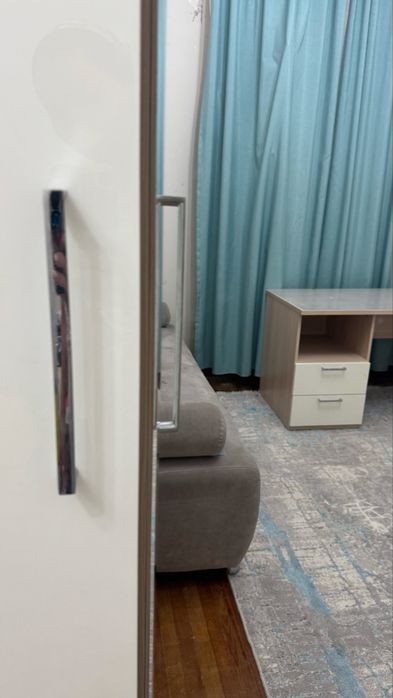 Угловой шкаф и письменный стол