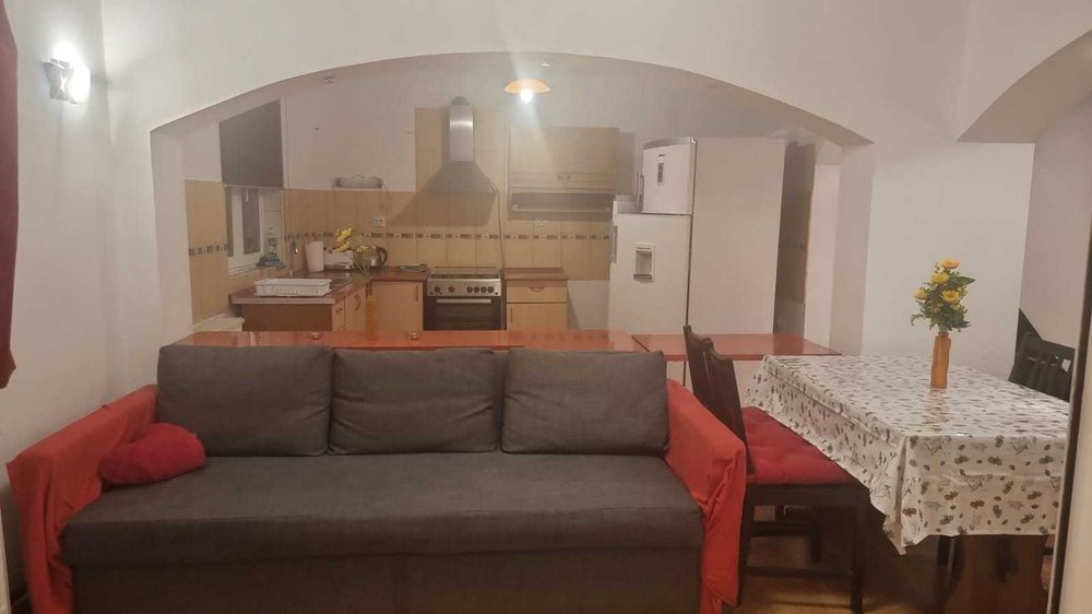 Inchiriez casa individuala  cu 3 camere si curte, zona Rosu, Chiajna