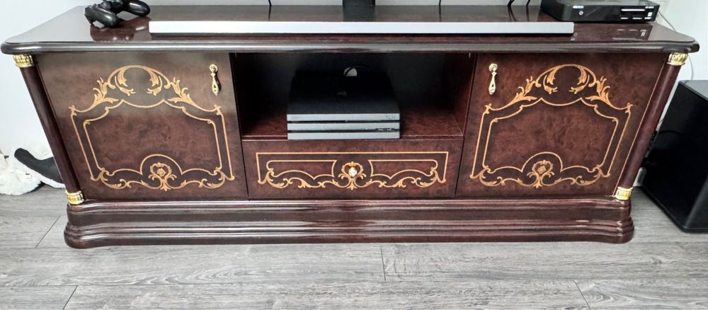 Тумба под телевизор