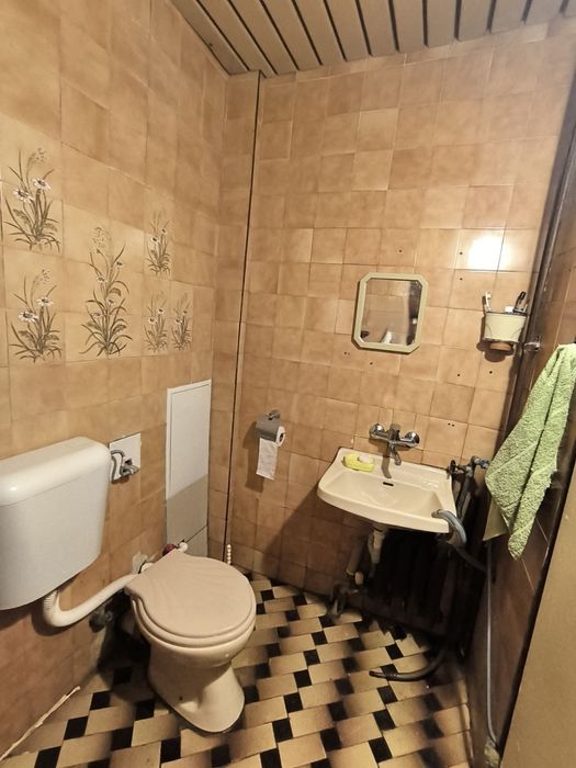 Двустаен апартамент – локално парно, среден етаж