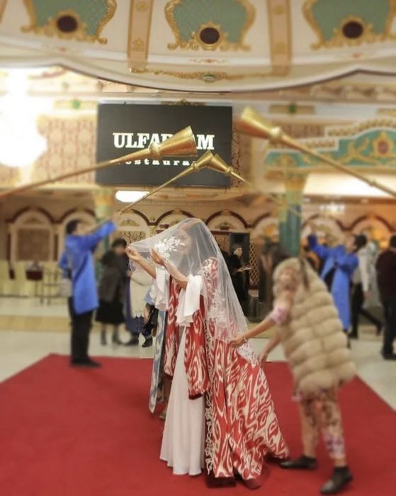 Продается Платье-Ансамбль для невест