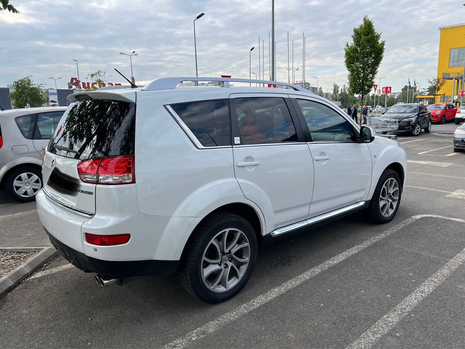 Citroen C-Crosser 4x4 SUV Mitsubishi) 2.2, 7 locuri, automat