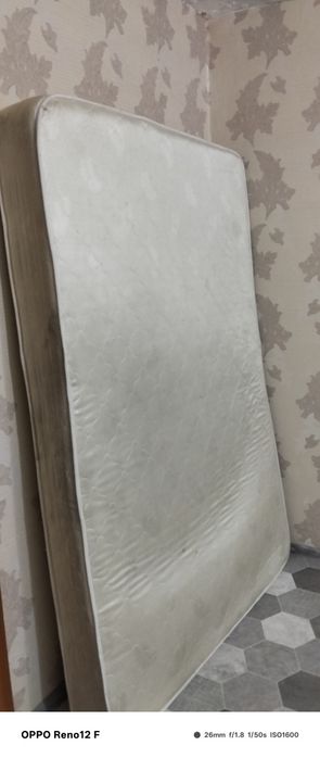Продам б/у матрас