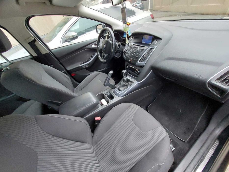 FORD Focus 2014 — imagine 5