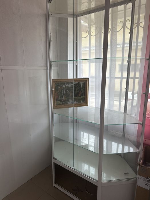 Шкаф стеклянный , отдам