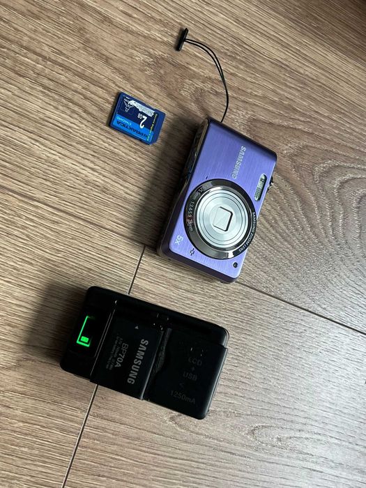 Aparat foto digital Samsung PL80 cu incarcator si card 12 mega pixeli