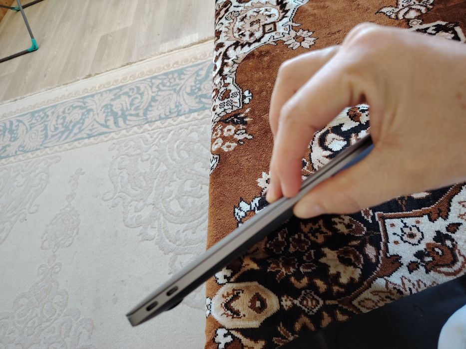 МакБук Air 13-insh