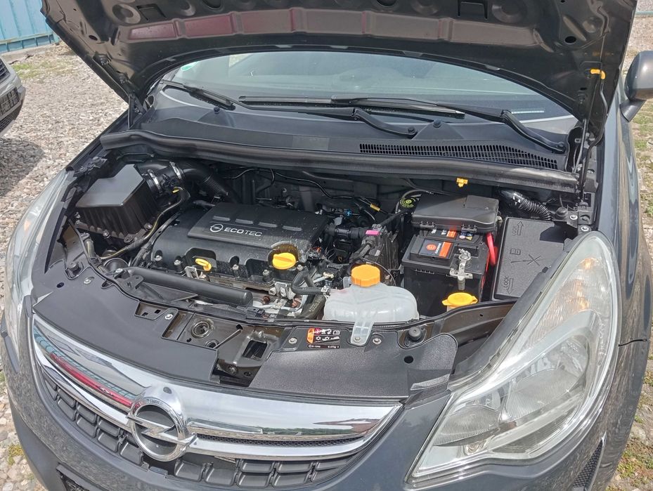 Opel Corsa D benzina 2013