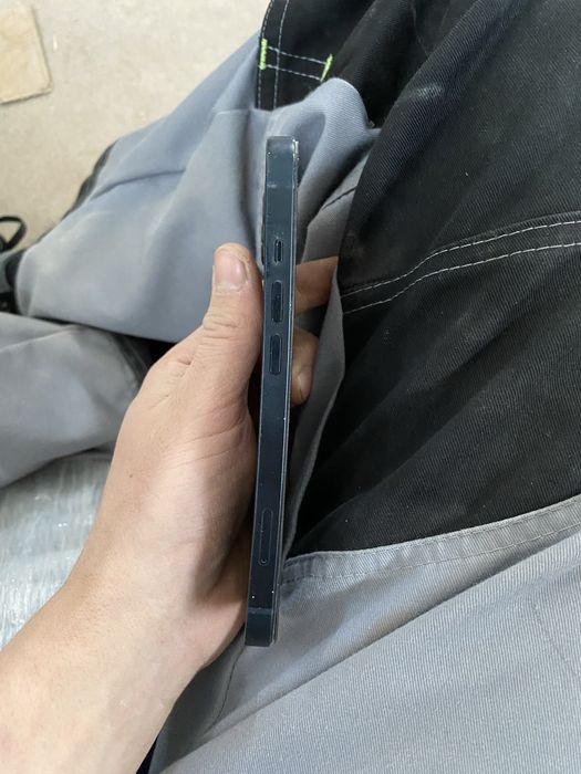 iPhone 13 с коробкой