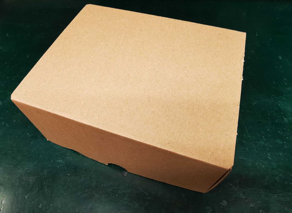 Картонена кутия с капак