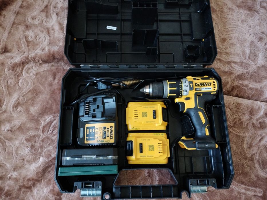 Mașină de Gaurit Dewalt