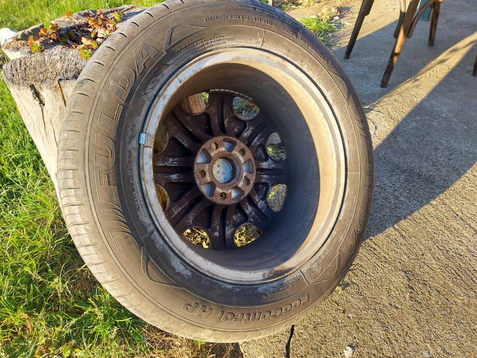 Автомобилни гуми с джанти 15 бъбреци.5 броя.