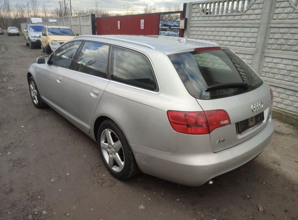 Dezmembram capota  motor /usa fata Audi A6 C6 2.7 tdi quattro