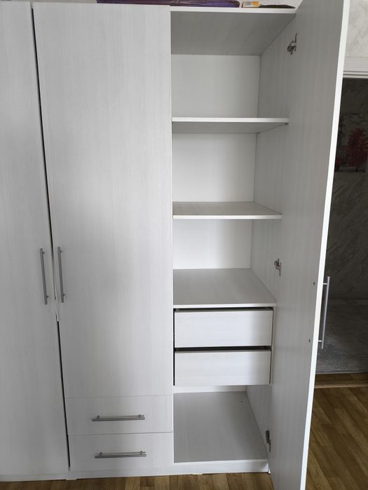 Шкаф в отличном состоянии