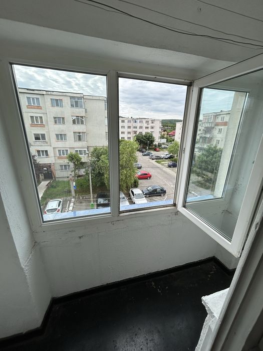 Garsoniera Mioveni zona A uri etaj 3